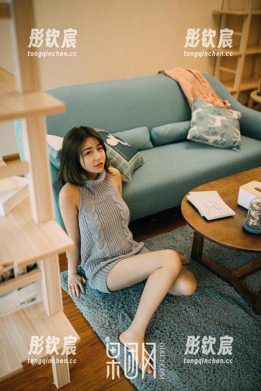 GIRLT果团网-陈秋雨 GIRLT果团网 - 在陈秋雨高跟鞋合集里,光影、质感和一点小尴尬。