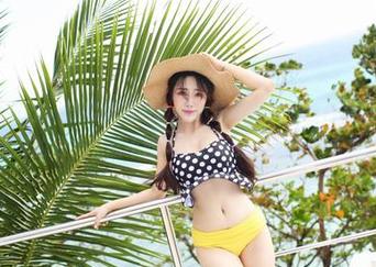 IMiss爱蜜社 - 赶紧点进来！程小烦不烦裤里丝合集的新更新，腿部的线条截然不同，让我想给自己也买一条！