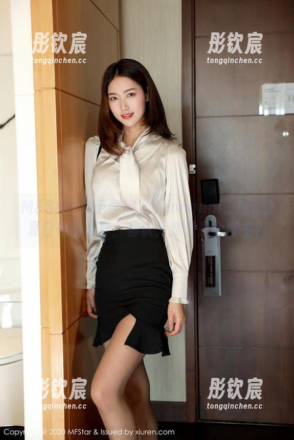 MFStar模范学院 - Jennanni_Jen的夏日在线写真：你以为我只是个博主？