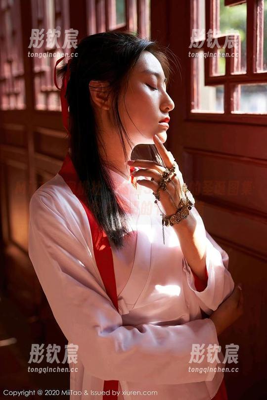 MiiTao蜜桃社 - 咕噜Sweet的圣诞图集：给你点不明的节日情绪