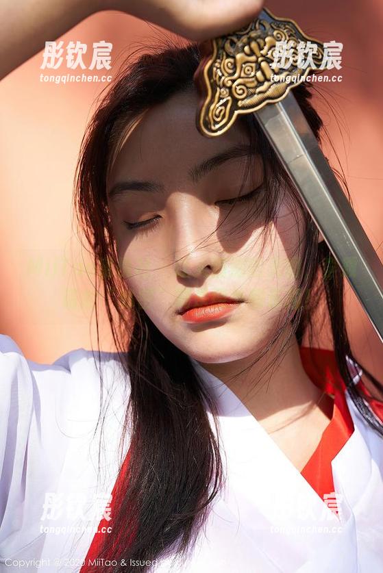 MiiTao蜜桃社 - 让人猜测的美图，李颖诗的“秘密”满是意外和乐趣！