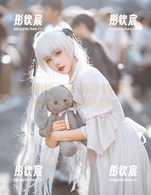 在无圣光映衬下，Momoko葵葵姐姐的图片好像变得更加贴近真实。