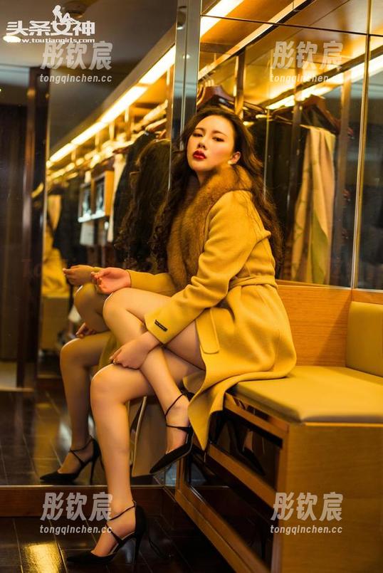 TouTiao头条女神 - 莫晓希的妹妹：这组写真，待遇可真高啊！