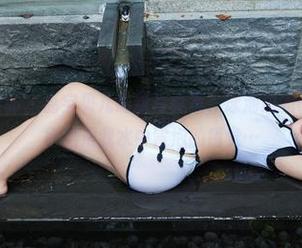 TuiGirl推女郎 - 嘉宝贝儿最新写真集，泳池边的小打闹，总觉得这是我水中冒泡的错觉…