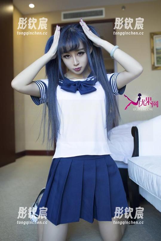 UGirls尤果网 - 捉迷藏中的Mikka涵涵，惊现一片圣诞图纸，写真比涂鸦还精彩！