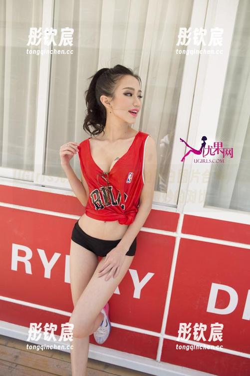 UGirls尤果网-白熙萌 UGirls尤果网 - 白熙萌的黑白图片合集,每一寸黑白都是一种微妙的对比