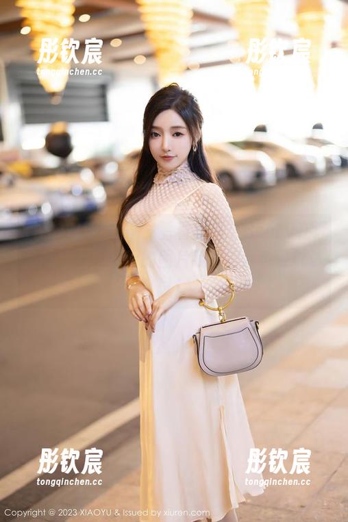 XIAOYU语画界-徐莉芝Booty XIAOYU语画界 - 看着徐莉芝Booty在泳池的玩耍,更新的图片我觉得我也可以试试!