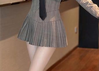 Xiuren秀人网 - Cherry樱桃酱最新写真大作：死库水，来吧，别犹豫，这可是“湿”货！