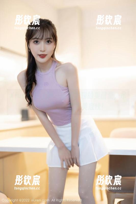 Xiuren秀人网-初梦瑶 Xiuren秀人网 - 在初梦瑶的美图里,吊带不断挑战我的审美底线!