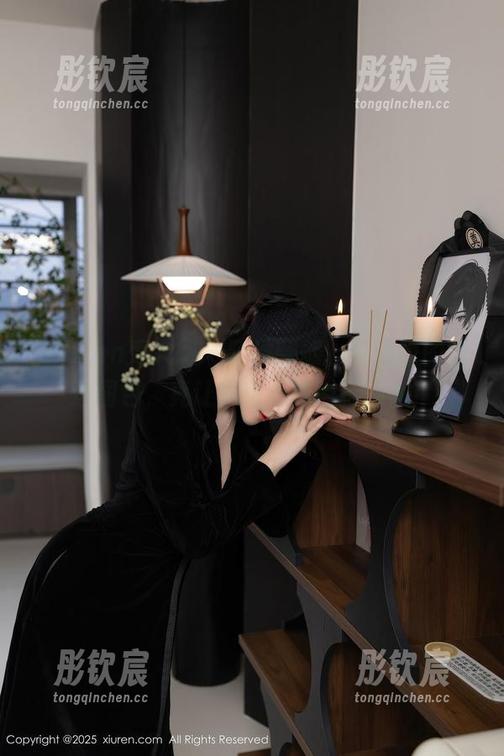 Xiuren秀人网 - 随便翻翻，夏甜甜的海边图包，竟让人想把沙滩拖回家！
