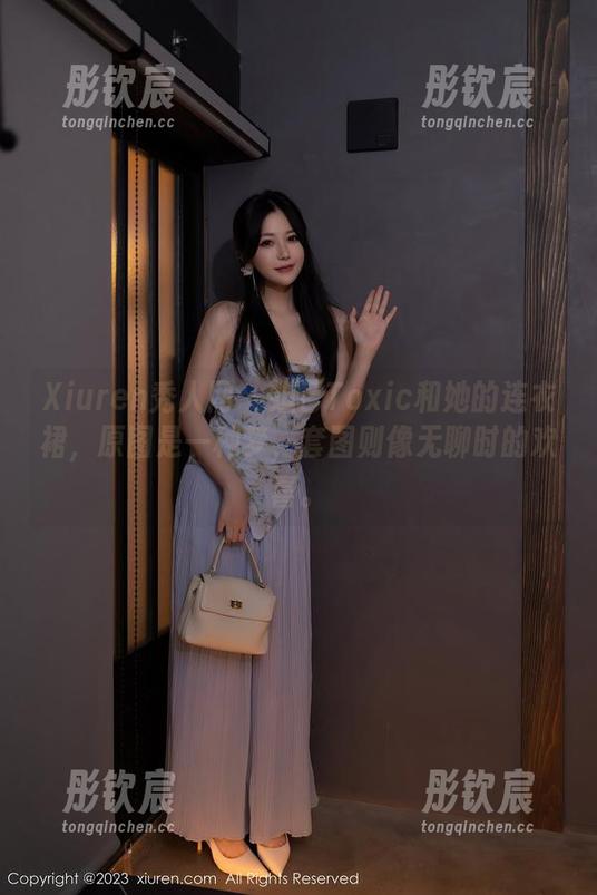 Xiuren秀人网 - 妲己Toxic和她的连衣裙，原图是一种梦，套图则像无聊时的欢喜。