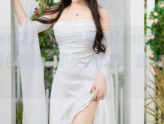 Xiuren秀人网 - 娜露Selena的女孩，私拍图包里藏了不少小心思，你发现了吗？