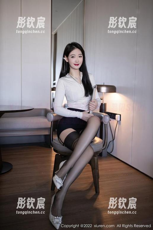 Xiuren秀人网-易阳Silvia Xiuren秀人网 - 原图不停卷,易阳Silvia在体操服里玩出了新花样!