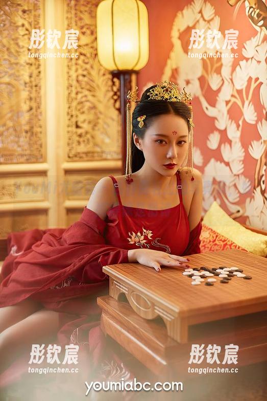 YouMi尤蜜荟 - 选自费若拉的写真集，妩媚得像是情诗