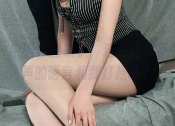 丽柜 - 伊园套图来了，连衣裙似乎在用无声的语言和我打招呼？