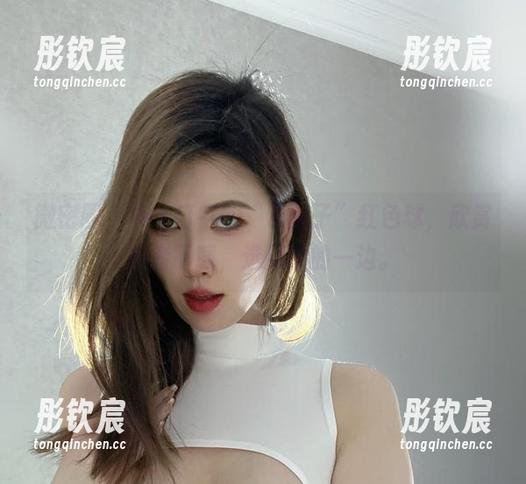 微密圈 - 板上钉钉的“乙醇子”红色球，欣赏或者下载，选择你的一边。