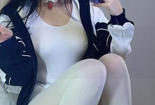 九言的职业装合集，平淡中透着股让人想探究的无圣光。