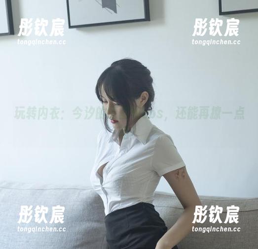 今汐 玩转内衣:今汐的原图和cos,还能再撩一点吗?