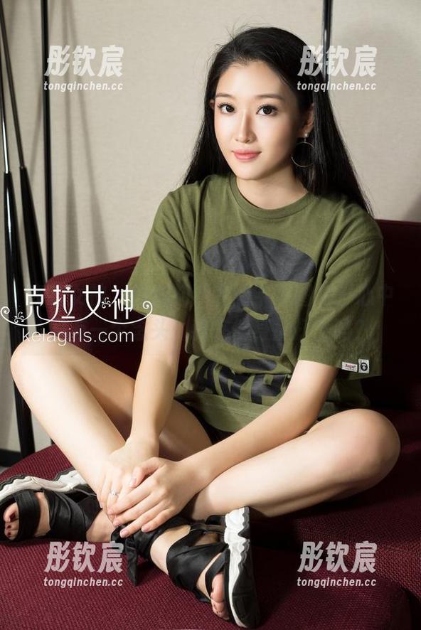克拉女神 - 瑜伽初学者看芊芊图包，心中只有一个念头：我在健身房打工吗？