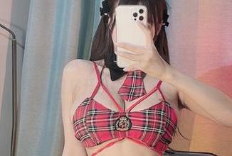 微密圈 - 最新！兔宝妮to的圣诞美图像极了那种“让人不晓得该移开视线”的画面。