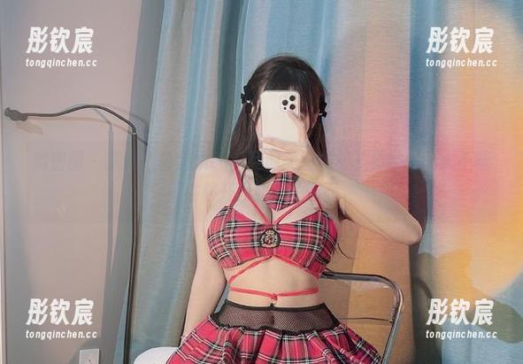 兔宝妮to 微密圈 - 最新!兔宝妮to的圣诞美图像极了那种“让人不晓得该移开视线”的画面。