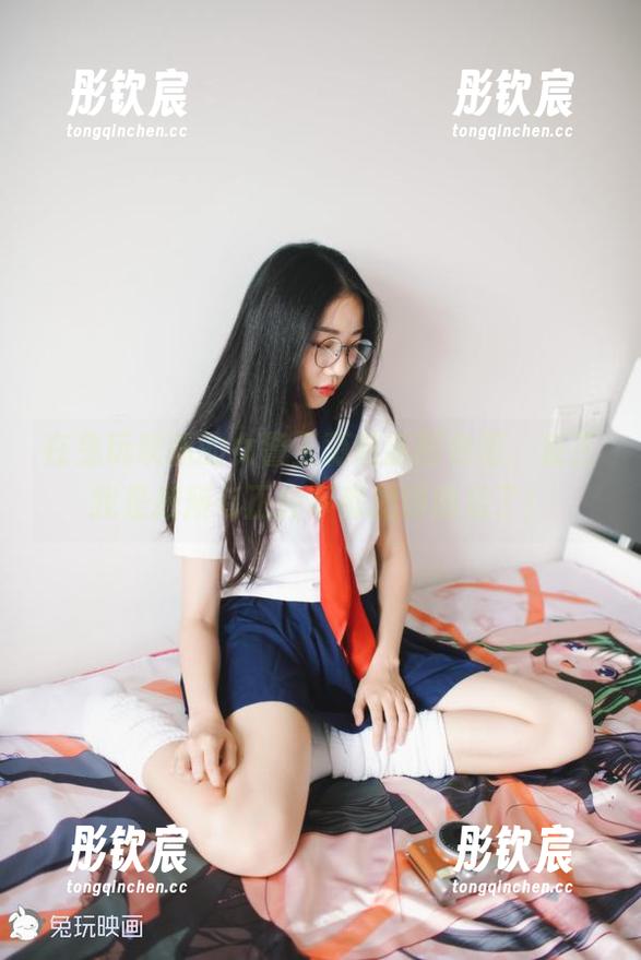 在兔玩映画的女警玉藻前新图包里，反正我是把所有正经事都抛到脑后了！
