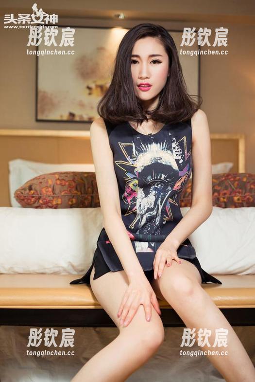 头条女神 - 李思彤新图包：夏天的味道，顺带教你如何优雅吃冰棍！