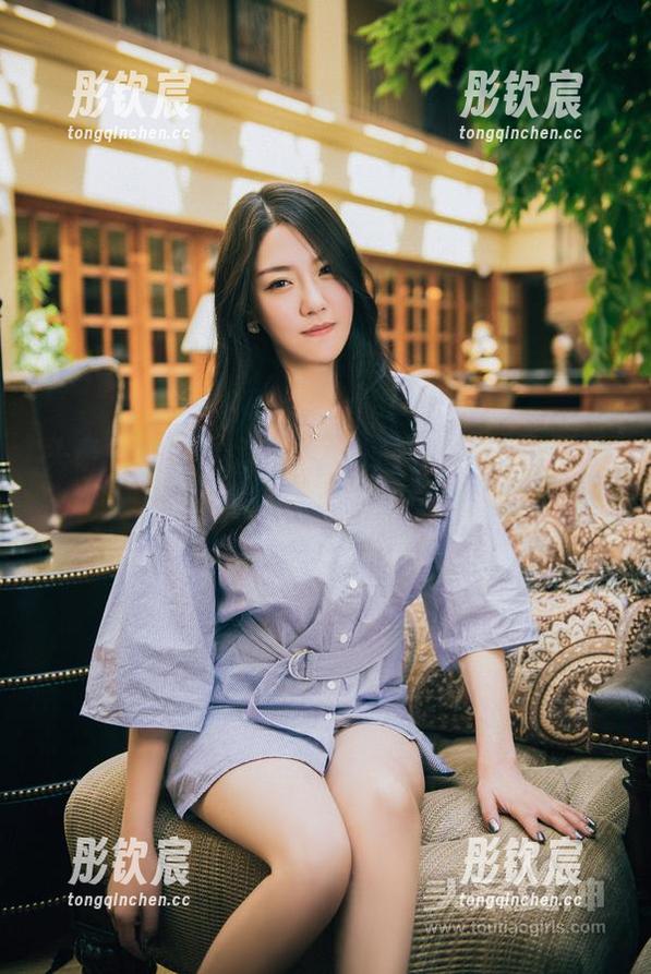 头条女神 - 看这里，看钟晴的高清小晴子图集，欢乐不停歇！