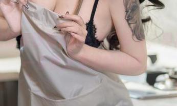 壁纸里的奈汐酱Nice泳装写真，果然小腹一紧便是海浪的叫喊。