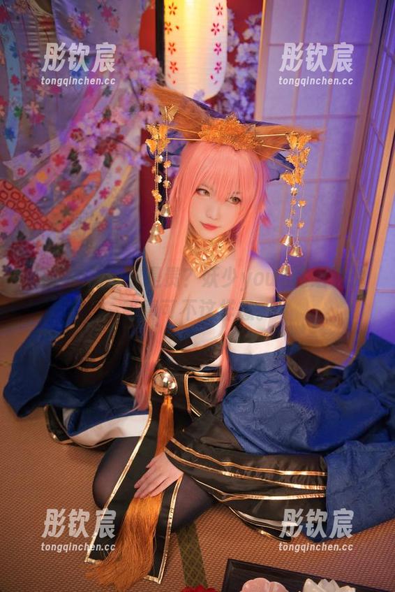 妖少you1 自费的黑色总是贵?妖少you1这组免费写真可不这样想。