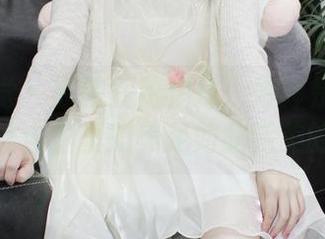 小众视觉 - 原图狂热追捧：婷婷是怎么做到让自拍里的美足如此完美的？