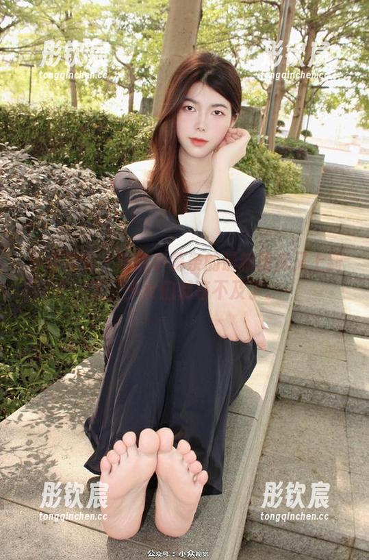 小众视觉 - 听说小薯条的最新图库又上新了，少女们都等不及了。