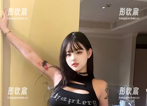 微密圈 - 小优优子天使的套图，下载来装饰你的屏幕就够了。