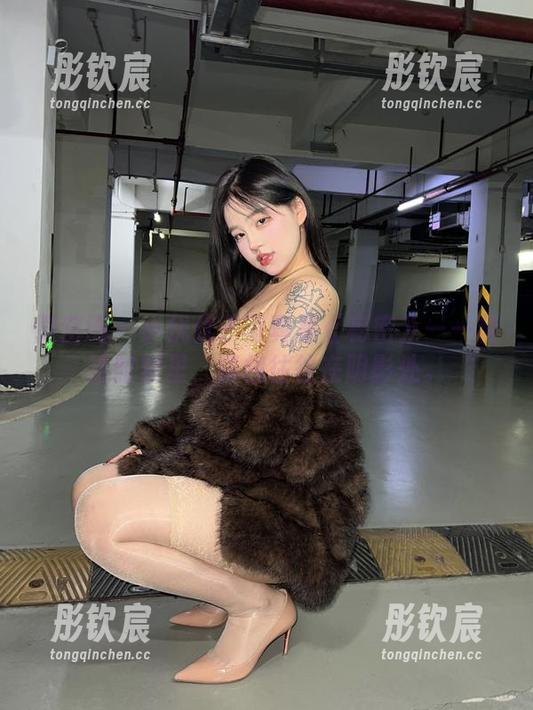 微密圈 - 小优优子写真集《秘密》——精选时刻里，真相往往在阴影处。
