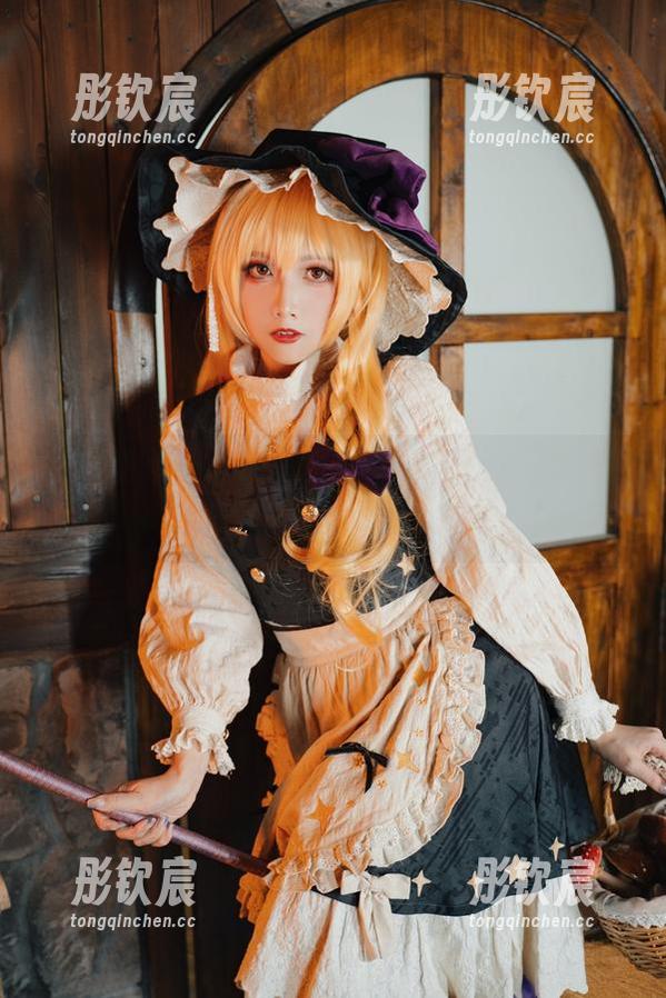 小和甜酒的礼服写真集：当裙摆翩翩，眼睛随之溜走的精选瞬间！