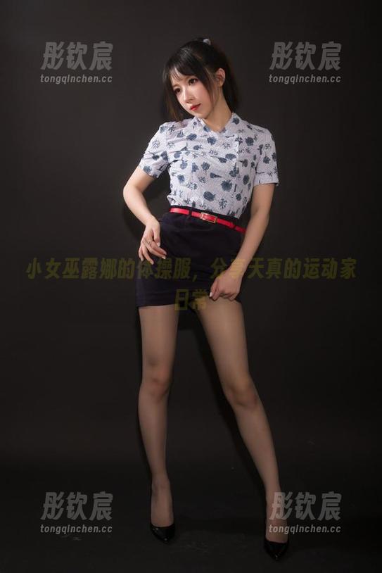 小女巫露娜的体操服，分享天真的运动家日常