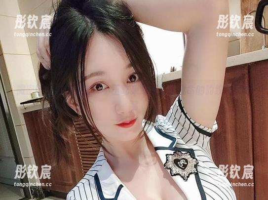 微密圈 - 私拍疯言：小玉吃果冻与那条致命的豹纹尾巴图集