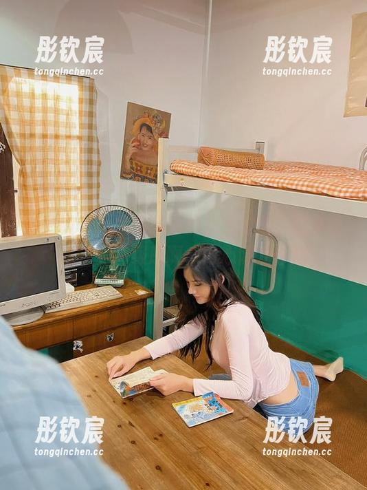 微密圈 - 就是阿朱啊的紫色套图，妹妹说“这才是高级感啊，内心隐隐作痛”