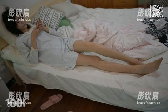 异思趣向 - 小宝的全套红玫瑰蕾丝，果然不愧是个鬼才！