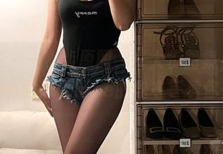 微密圈 - 一小步原图，一大步图集，三亚的海边有张思允nice的内衣等着你去发现