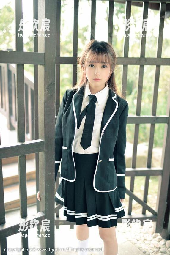 推女神 - 还以为是制服租赁店，没想到是莫雅淇的写真原图！