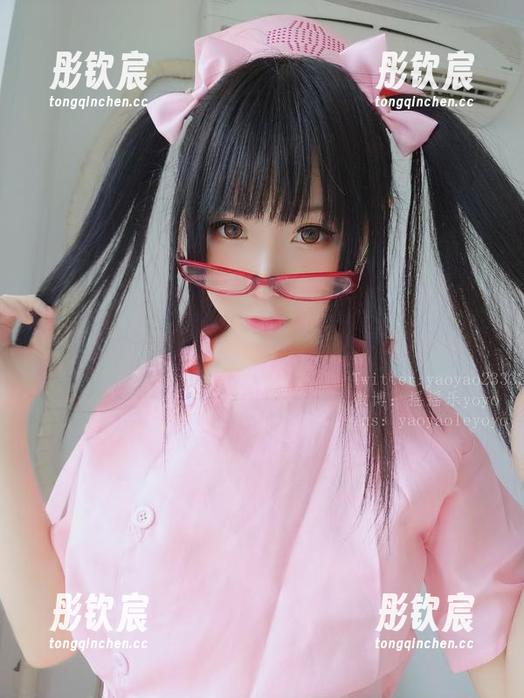摇摇乐yoyo的私拍合集：这套装把我都看傻了