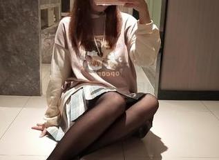 最新的无颜小天使wy，双马尾扭出迷人曲线，这就是要人瞩目的美图吧？