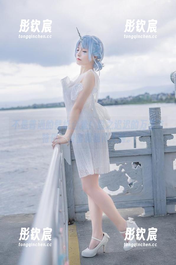 星之迟迟 不是普通的壁纸合集!星之迟迟的万圣节特供:爱蜜莉雅同人版。