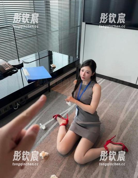 微密圈 - 是小逗逗的写真，给可爱这件事加了点调料。