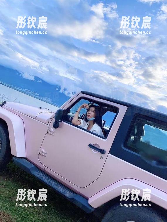 微密圈 - 听说“纯白”是图书馆的最爱，林子琳喵的全集是书里插图的灵感来源吗？