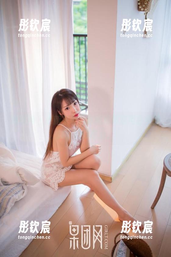 果团网 - 更新来啦，张琳熙再次用白色撩拨你的好奇心。
