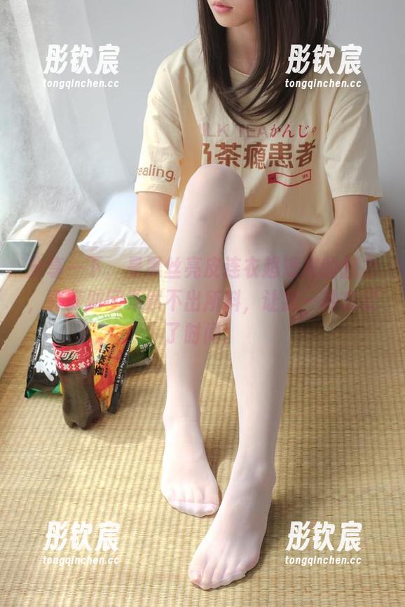 分享一下，是黑丝亮皮连衣超短裙的魅力，森萝财团果然不出所料，让我一秒忘记了时间。