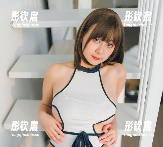 浅安安 浅安安的水手服写真集分享,明明在陆上却有种大海的召唤感,果然文艺了!