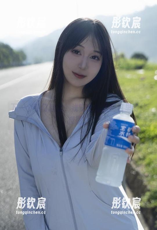 下一个热门趋势，浅安安私房图包里的体操服。